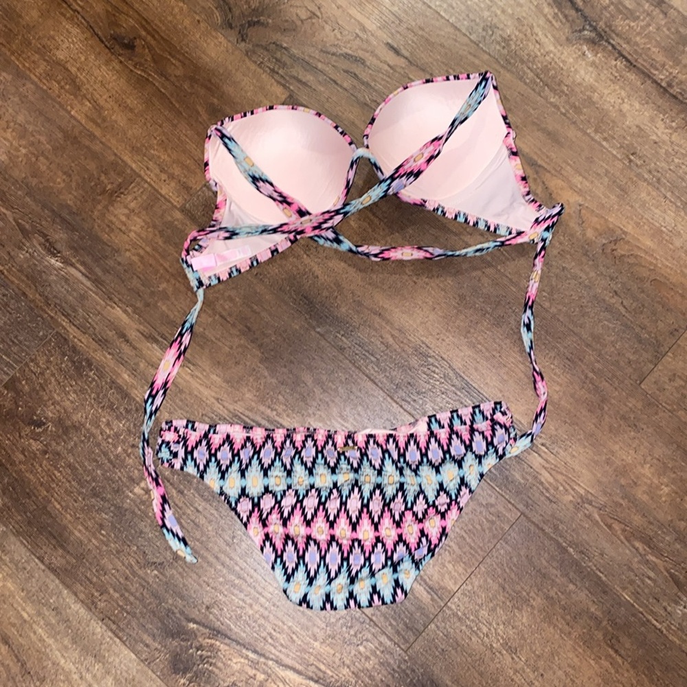 VS Victoria’s Secret Bikini Set - Picture 2 of 3